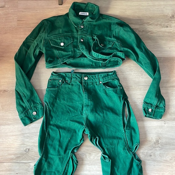 Maniere De Voir Set: Green Cropped Jacket US 6 & Boyfriend Cut Out Jeans US 6 - Picture 2 of 16